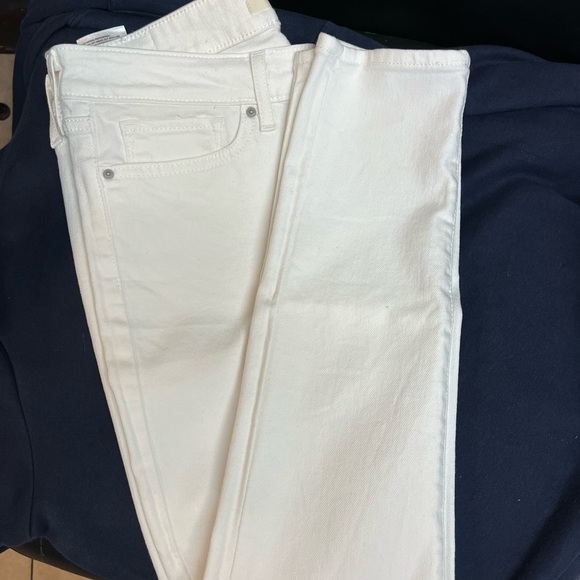 Levis - Picture 2 of 3